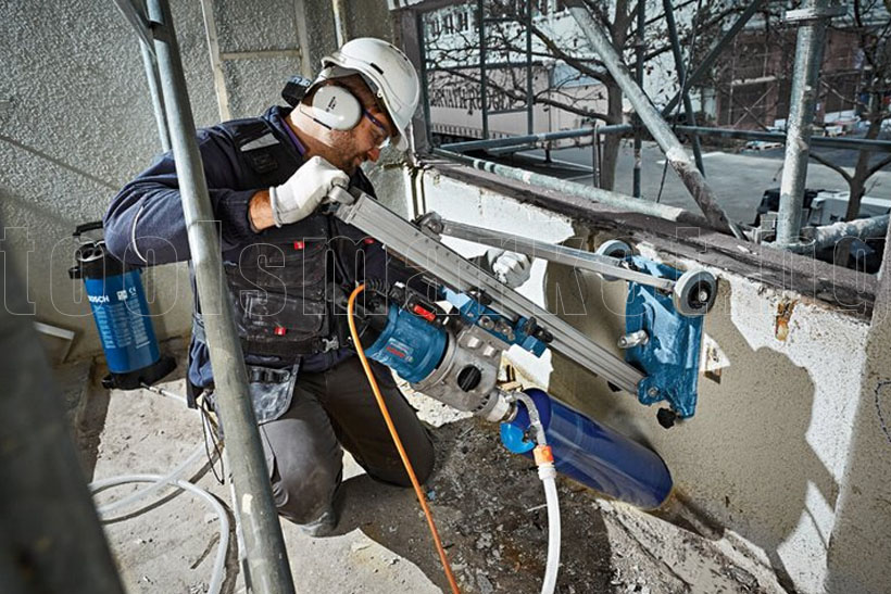 Нов Продукт Диаментено-пробивна машина Bosch GDB 350 WE